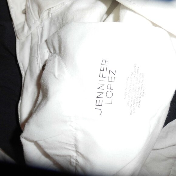 JLO JENNIFER LOPEZ WHITE‎ DENIM WOMENS SHORTS IN SZ 30 WAIST - Picture 2 of 9